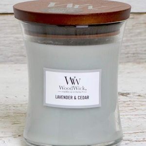 Amazing, new WoodWick Lavender and Cedar candle ❤️